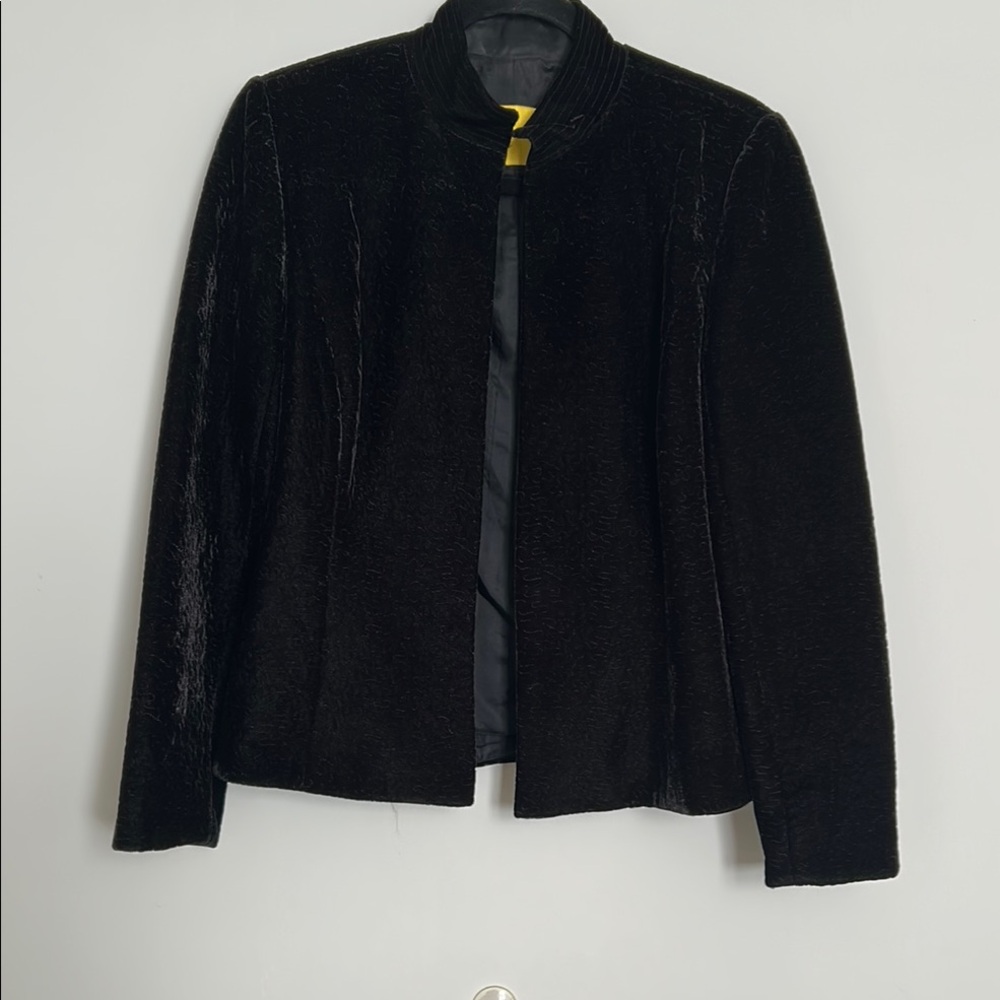 Elegant Black Velvet Women's Jacket